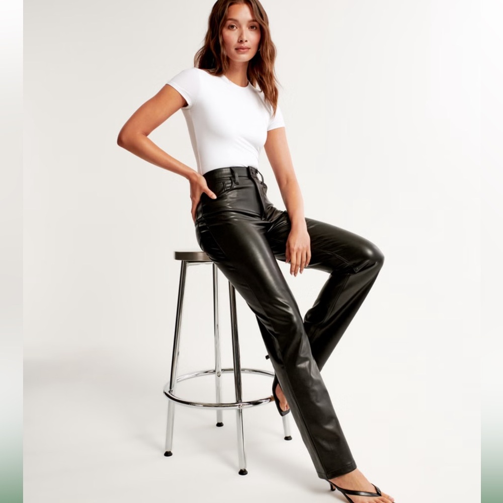 Abercrombie & Fitch: The Skinny Ultra High Rise NWT